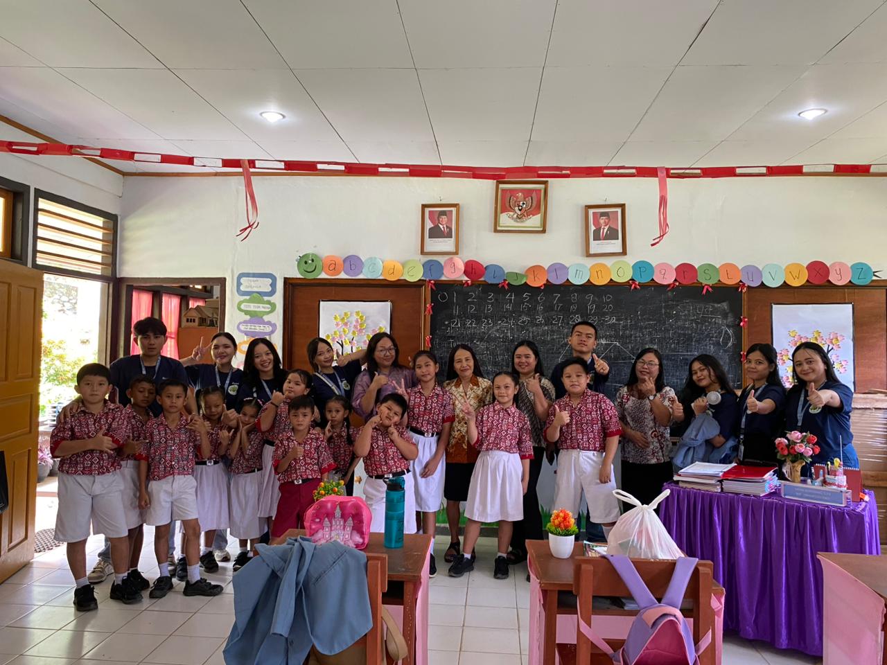 Foto Bersama SD GMIM Sawangan